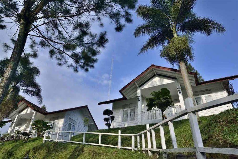Marbella Twin Waterfall Resort Ciater Exterior photo